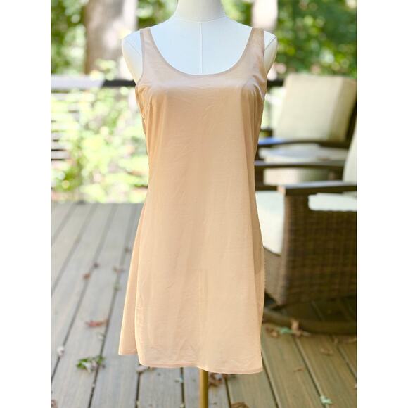 Spanx The Sweep Tank Slip (10073R) Nude Semi Sheer Large Layer Base Intimates - Picture 1 of 14
